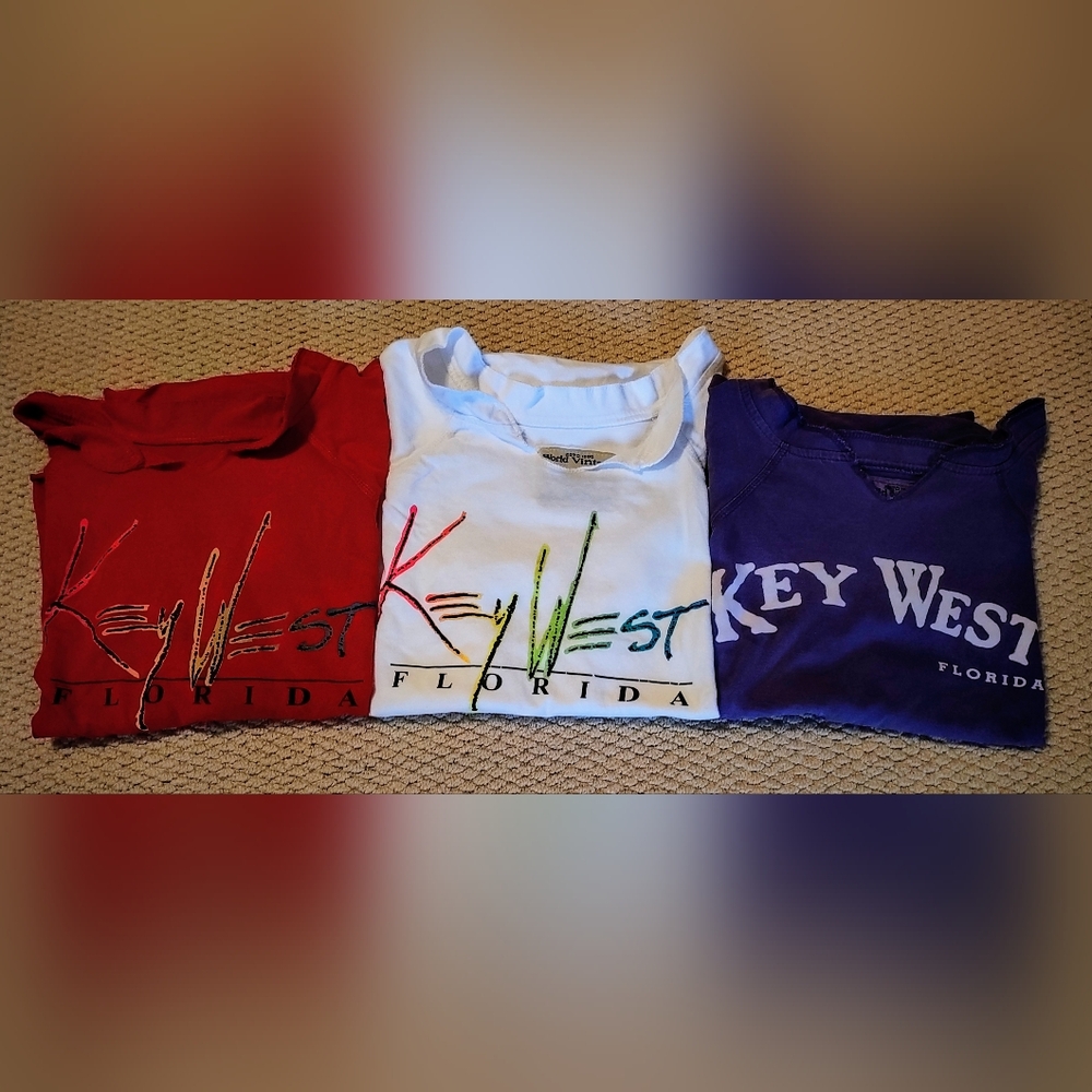 3 S/M Key West logo Short Sleeve Crop Top T-Shirts, Fun in the Sun 🌞